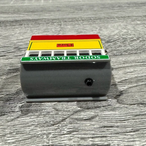 Thomas & Friends | Take-n-Play: Flora Tram (2009) - Collectible Die-Cast Train - Picture 5 of 8